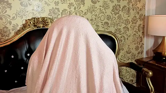 LiLLiAnderson online show from 04/15/26, 11:59