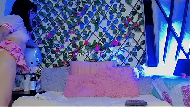 isabel jaames online show from 06/14/26, 04:08