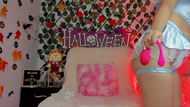 isabel jaames online show from 10/26/25, 07:47