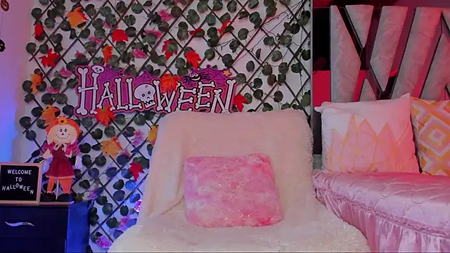Snapshot of isabel_jaames chatting on 10/11/25, 02:51 isabel jaames online show from 10/11/25, 02:51