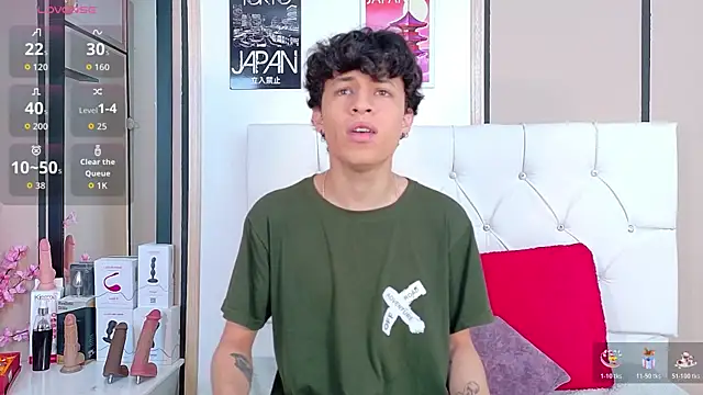 Snapshot of Axel__Evans chatting on 11/21/25, 12:26 Axel Evans online show from 11/21/25, 12:26