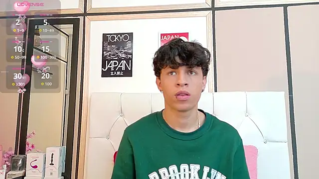 Snapshot of Axel__Evans chatting on 11/04/25, 12:31 Axel Evans online show from 11/04/25, 12:31