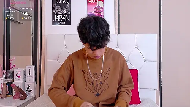 Snapshot of Axel__Evans chatting on 11/10/25, 12:21 Axel Evans online show from 11/10/25, 12:21