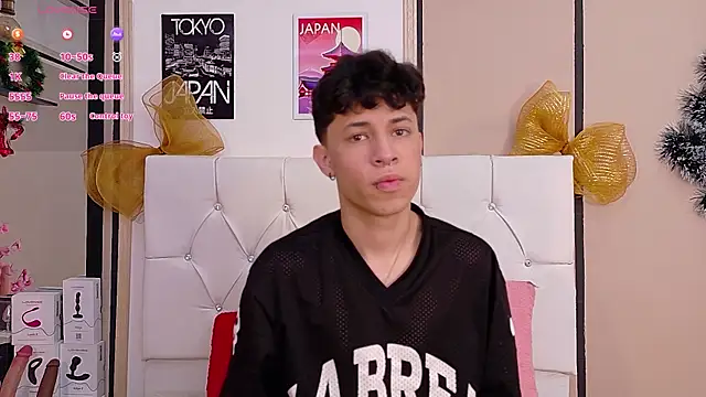 Snapshot of Axel__Evans chatting on 12/04/25, 12:48 Axel Evans online show from 12/04/25, 12:48