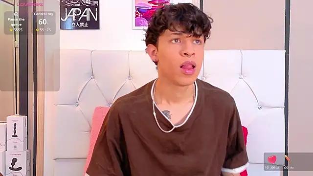 Snapshot of Axel__Evans chatting on 11/14/25, 12:31 Axel Evans online show from 11/14/25, 12:31