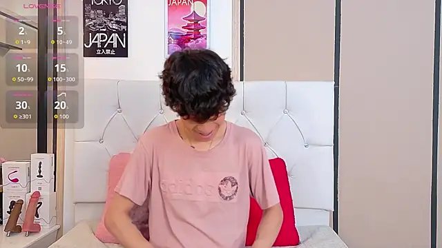 Snapshot of Axel__Evans chatting on 11/24/25, 12:38 Axel Evans online show from 11/24/25, 12:38