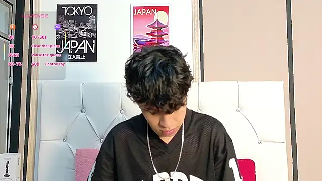 Snapshot of Axel__Evans chatting on 11/06/25, 12:20 Axel Evans online show from 11/06/25, 12:20