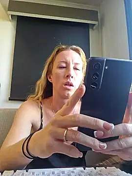 bmorganne420 online show from 12/02/25, 09:49