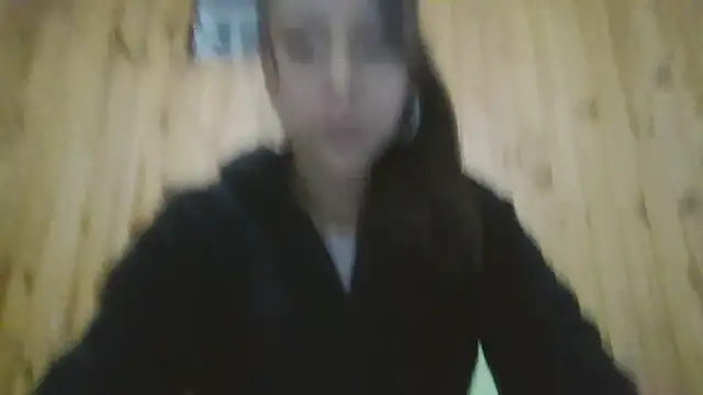 Snapshot of Roselingalvis13 chatting on 09/28/25, 02:18 Roselingalvis13 online show from 09/28/25, 02:18