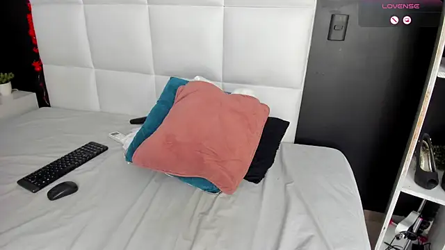 Gigi duran online show from 04/05/26, 04:52