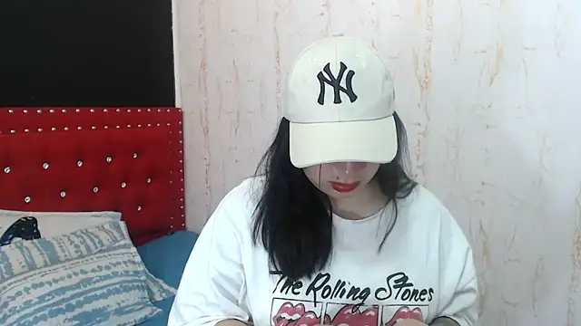 MiaKimky online show from 11/19/25, 04:29