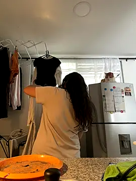 my aleja  online show from 11/25/25, 05:02