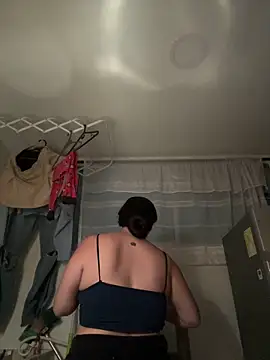 my aleja  online show from 02/16/26, 02:54