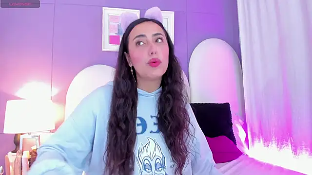 my aleja  online show from 10/22/25, 03:22