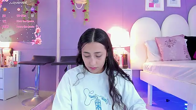 my aleja  online show from 10/28/25, 12:48