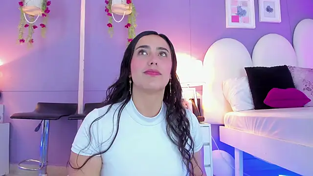 my aleja  online show from 10/25/25, 01:01