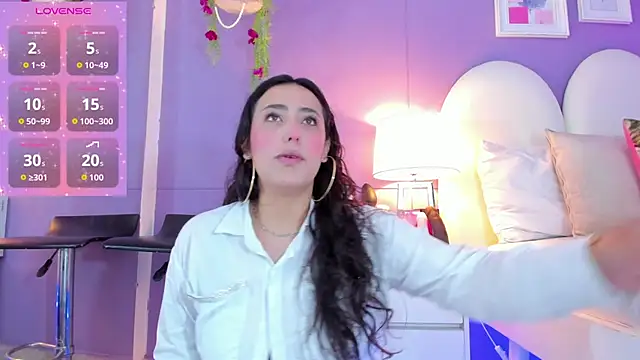 my aleja  online show from 11/13/25, 01:15