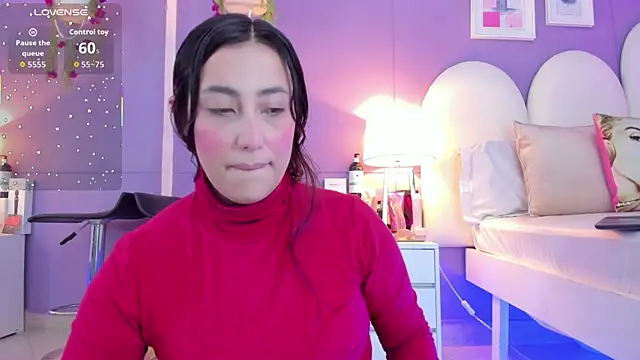 my aleja  online show from 11/16/25, 02:44