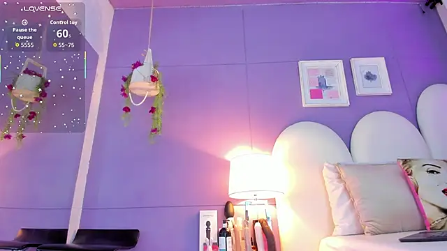 my aleja  online show from 11/22/25, 01:21