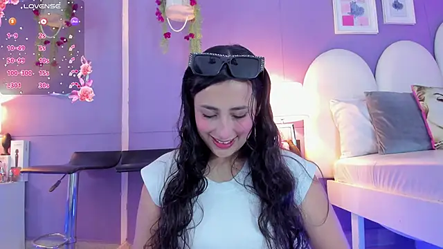 my aleja  online show from 11/01/25, 12:54