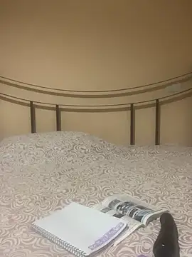 SarettaB90 online show from 12/04/25, 05:56