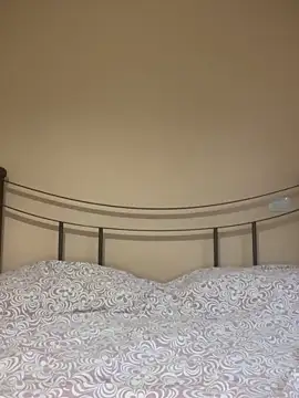 SarettaB90 online show from 10/19/25, 03:37