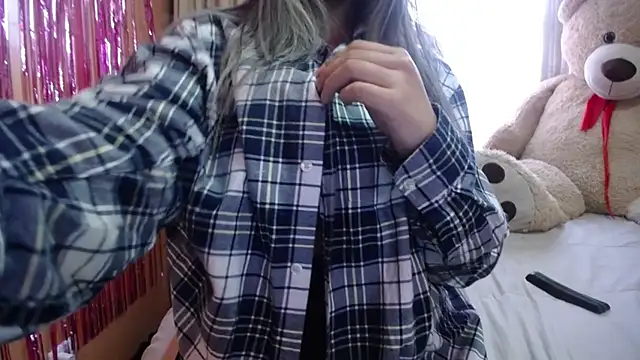 miss lilieth online show from 10/25/25, 02:50