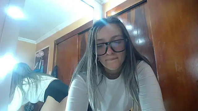 miss lilieth online show from 12/22/25, 05:35