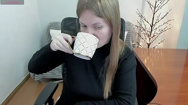 Alisha Skyes online show from 12/18/25, 04:33