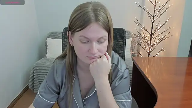 Alisha Skyes online show from 12/23/25, 04:23