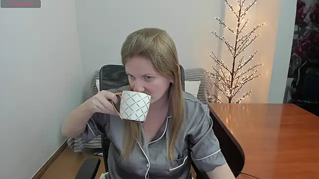 Alisha Skyes online show from 12/20/25, 06:44