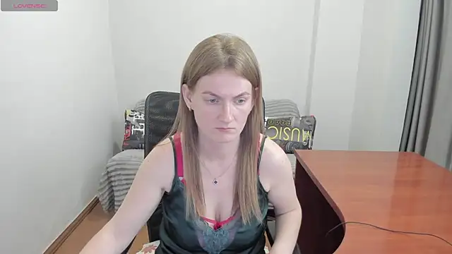 Snapshot of Alisha_Skyes chatting on 06/04/26, 06:01 Alisha Skyes online show from 06/04/26, 06:01
