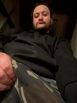 Snapshot of You-father chatting on 01/08/26, 02:12 You-father online show from 01/08/26, 02:12