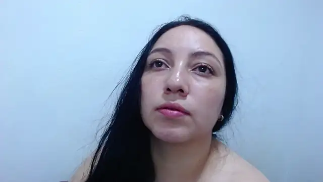 Snapshot of carolina_zabala_19 chatting on 06/14/26, 02:24 carolina zabala 19 online show from 06/14/26, 02:24
