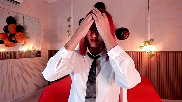 daphne courtis online show from 10/21/25, 03:17