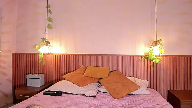 daphne courtis online show from 04/11/26, 07:45