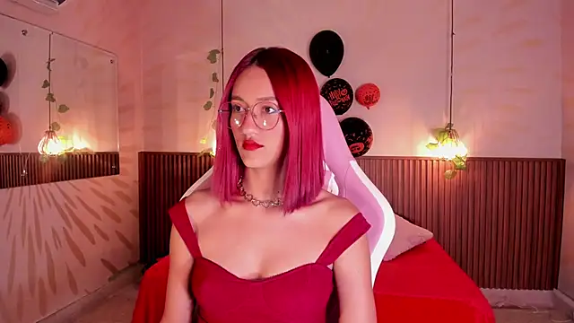 daphne courtis online show from 10/28/25, 03:18