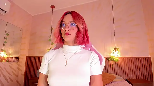 daphne courtis online show from 04/19/26, 03:07