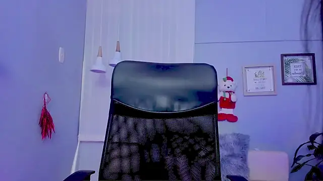 M0lly Beckers online show from 12/19/25, 08:11