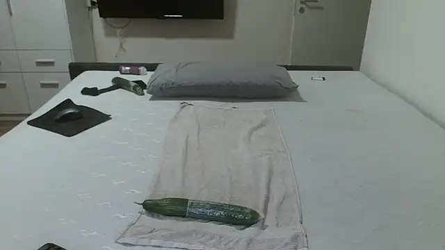 Snapshot of Milo9210 chatting on 10/07/25, 04:52 Milo9210 online show from 10/07/25, 04:52
