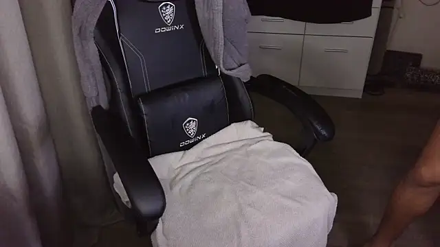 Milo9210 online show from 11/22/25, 09:46