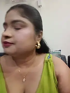 Snapshot of hornyriyanka chatting on 06/24/26, 02:43 hornyriyanka online show from 06/24/26, 02:43
