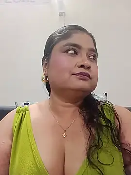 Snapshot of hornyriyanka chatting on 07/15/26, 02:51 hornyriyanka online show from 07/15/26, 02:51