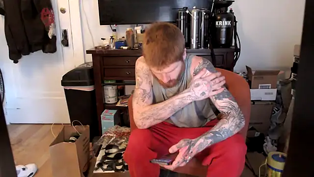 Snapshot of Magnetic127 chatting on 04/08/26, 09:05 Magnetic127 online show from 04/08/26, 09:05