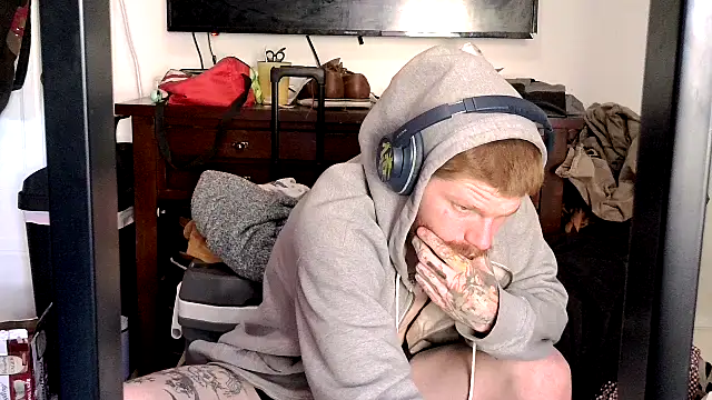 Snapshot of Magnetic127 chatting on 11/05/25, 08:01 Magnetic127 online show from 11/05/25, 08:01