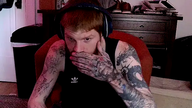 Snapshot of Magnetic127 chatting on 11/24/25, 05:46 Magnetic127 online show from 11/24/25, 05:46