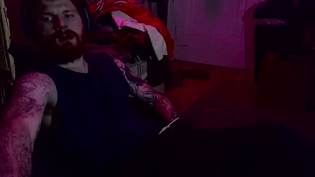 Snapshot of Magnetic127 chatting on 12/18/25, 09:03 Magnetic127 online show from 12/18/25, 09:03