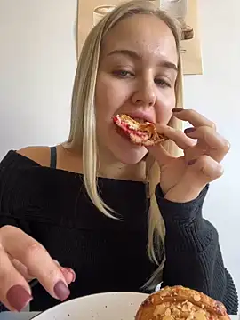 CandyVice online show from 10/31/25, 07:27