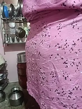 dhanshri143 online show from 04/18/26, 04:26