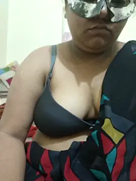 Snapshot of dhanshri143 chatting on 09/15/25, 03:29 dhanshri143 online show from 09/15/25, 03:29
